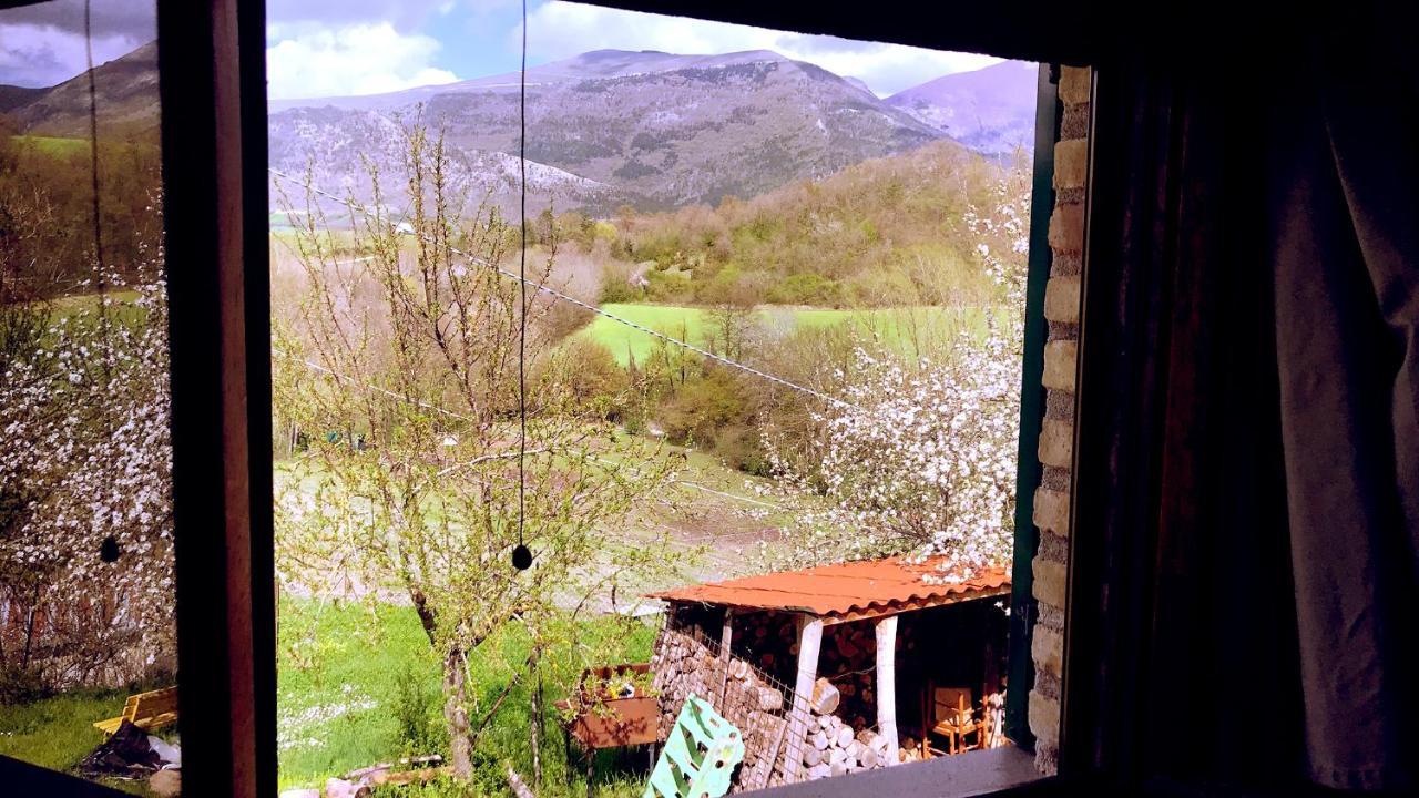 مبيت وإفطار Costacciaro Pian D'Isola المظهر الخارجي الصورة